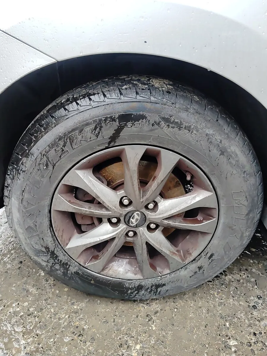 Breaking Hyundai ix35 2013 1.7crdi - Image 4