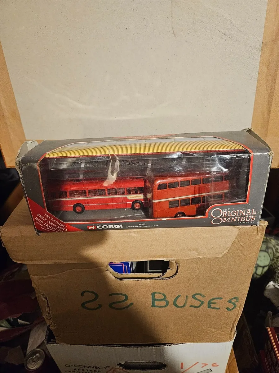 Corgi Bus Set