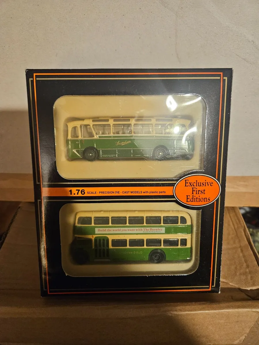 Corgi Bus Set