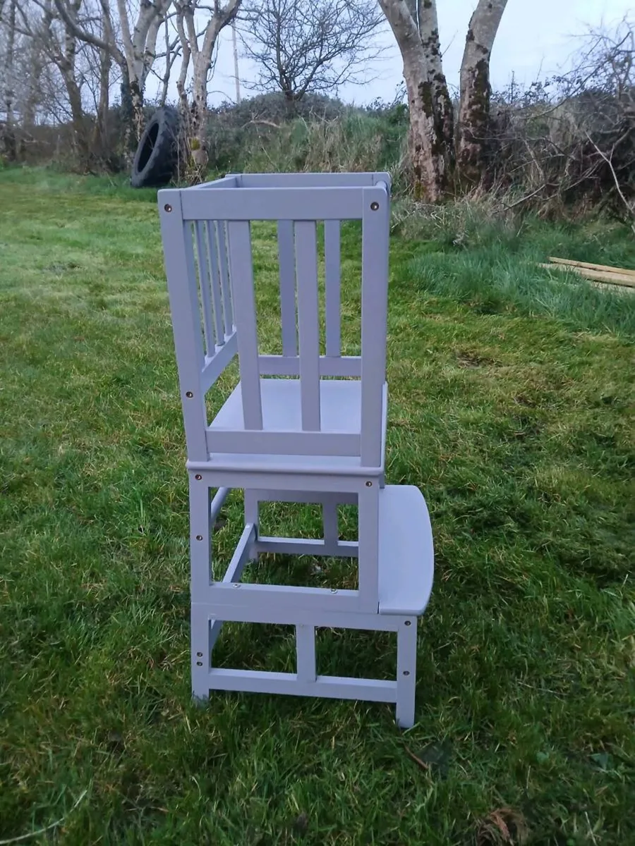 Toddlers standing tower for kitchen counter - Image 1