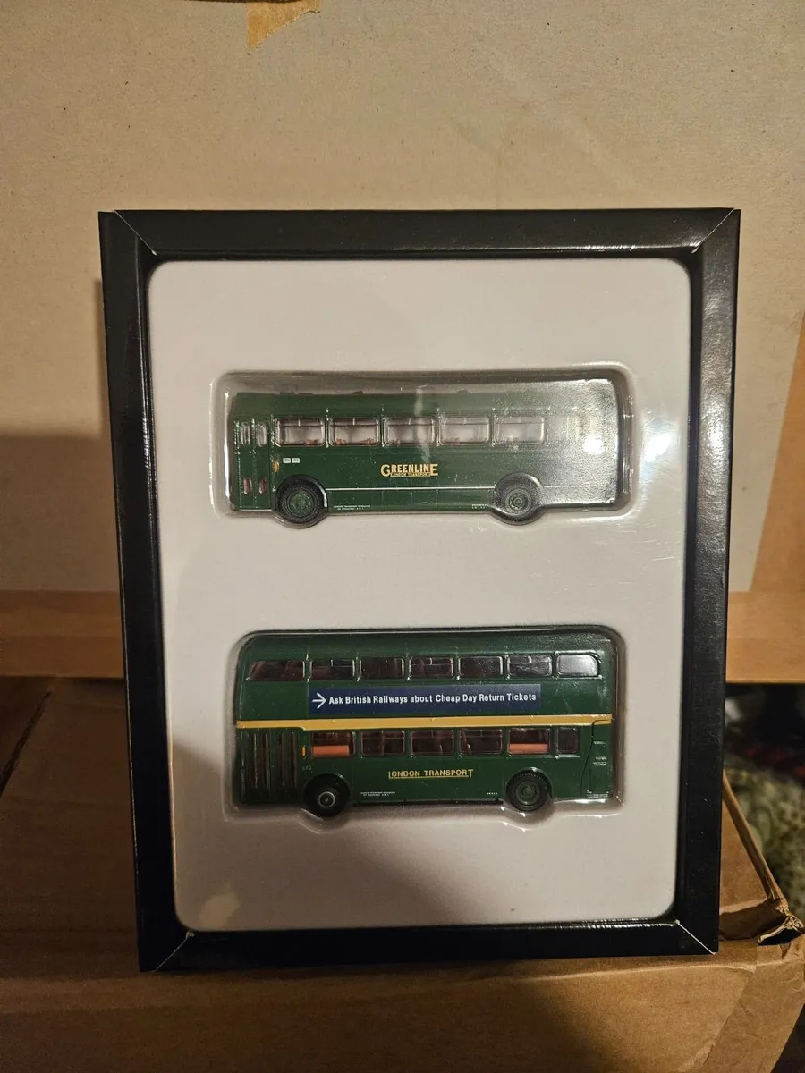Corgi Bus Set - Image 1