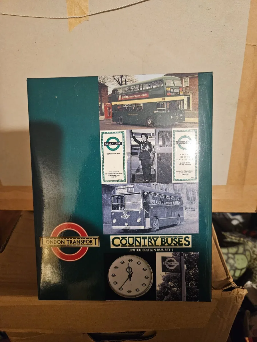 Corgi Bus Set - Image 2