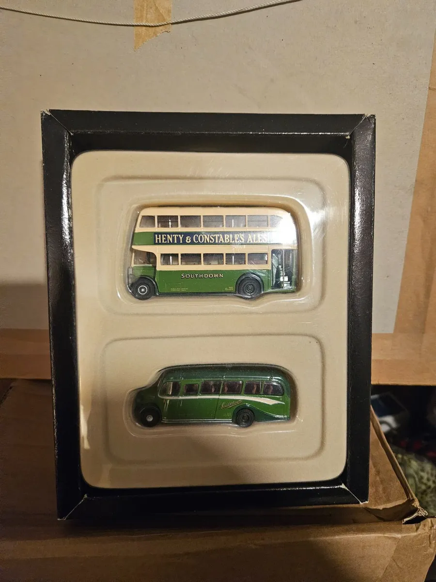 Corgi Bus Set - Image 1