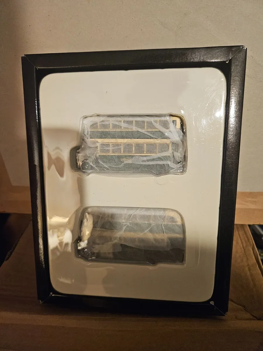 Corgi Bus Set - Image 1