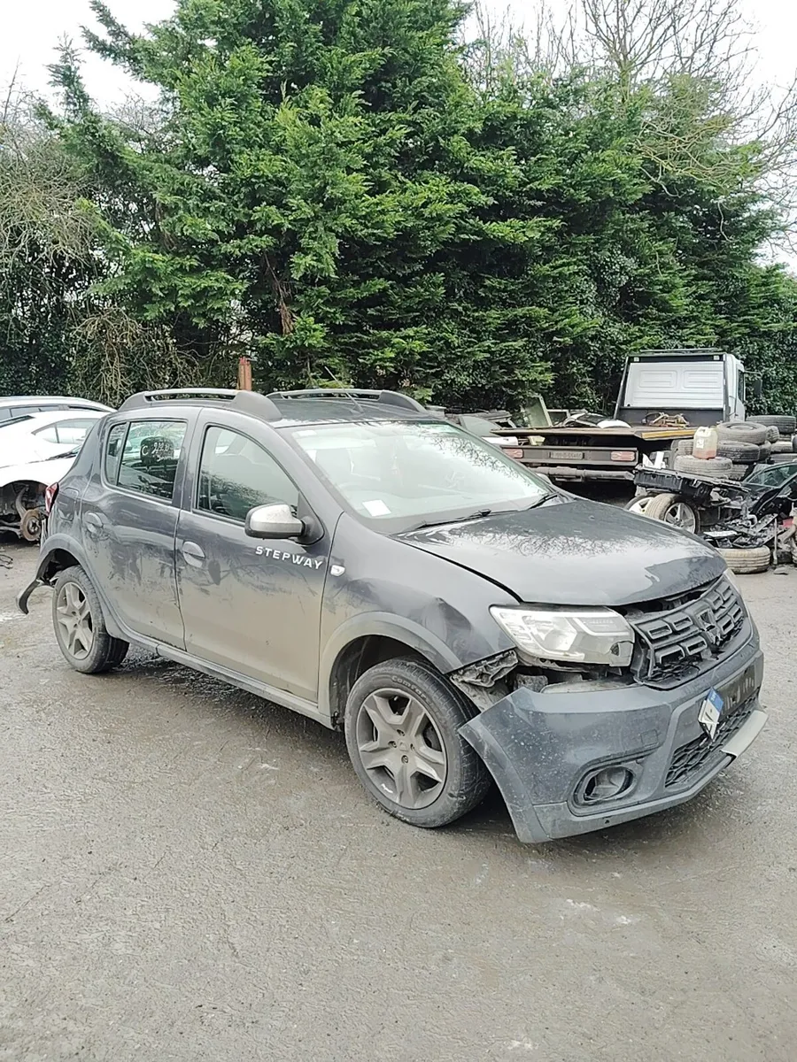 Breaking Dacia sandero stepway 2017 - Image 1