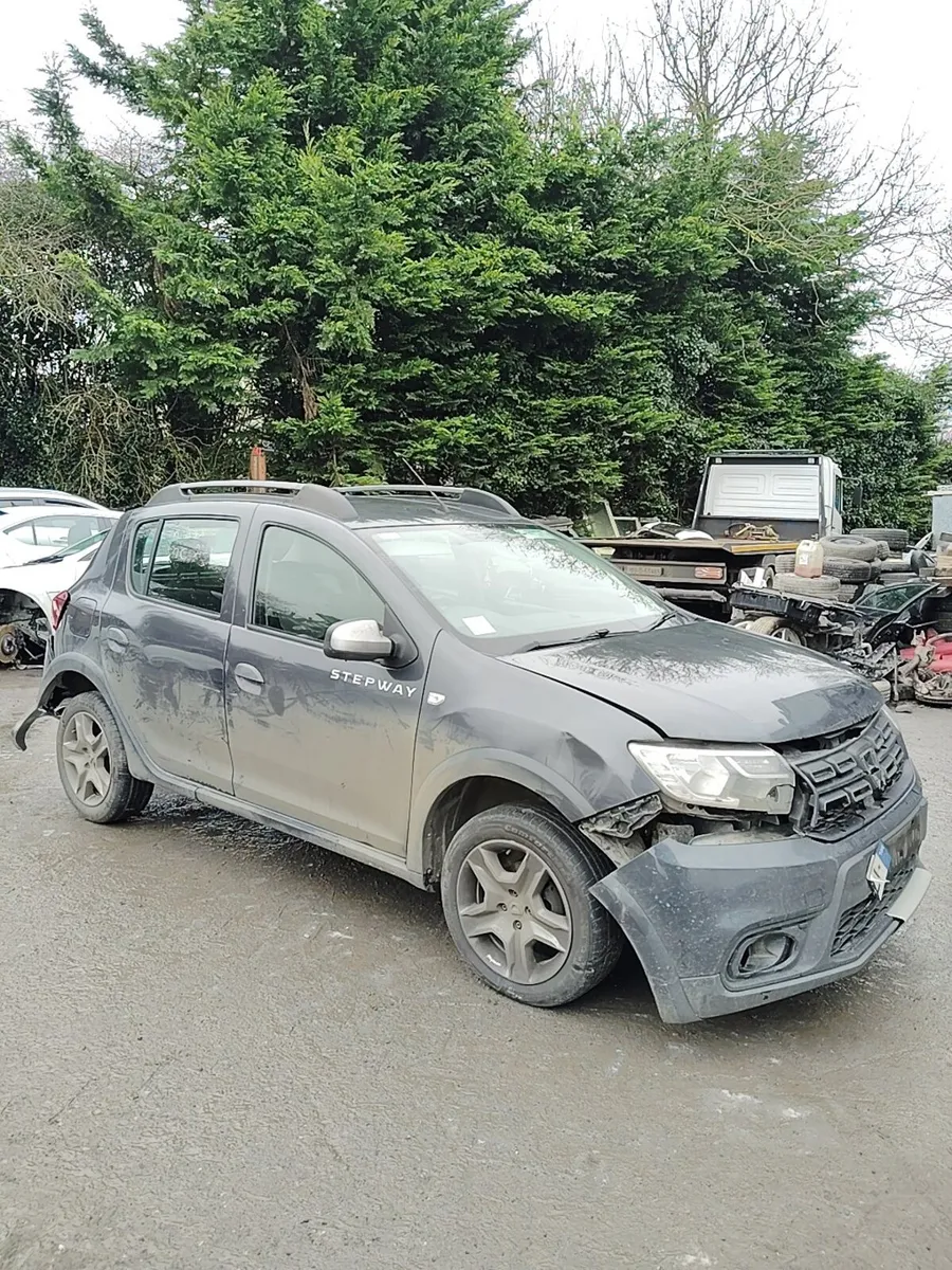 Breaking Dacia sandero stepway 2017 - Image 4