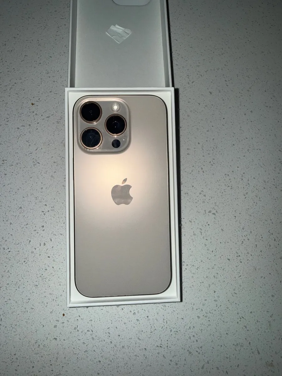 iPhone 16 Pro - Image 3