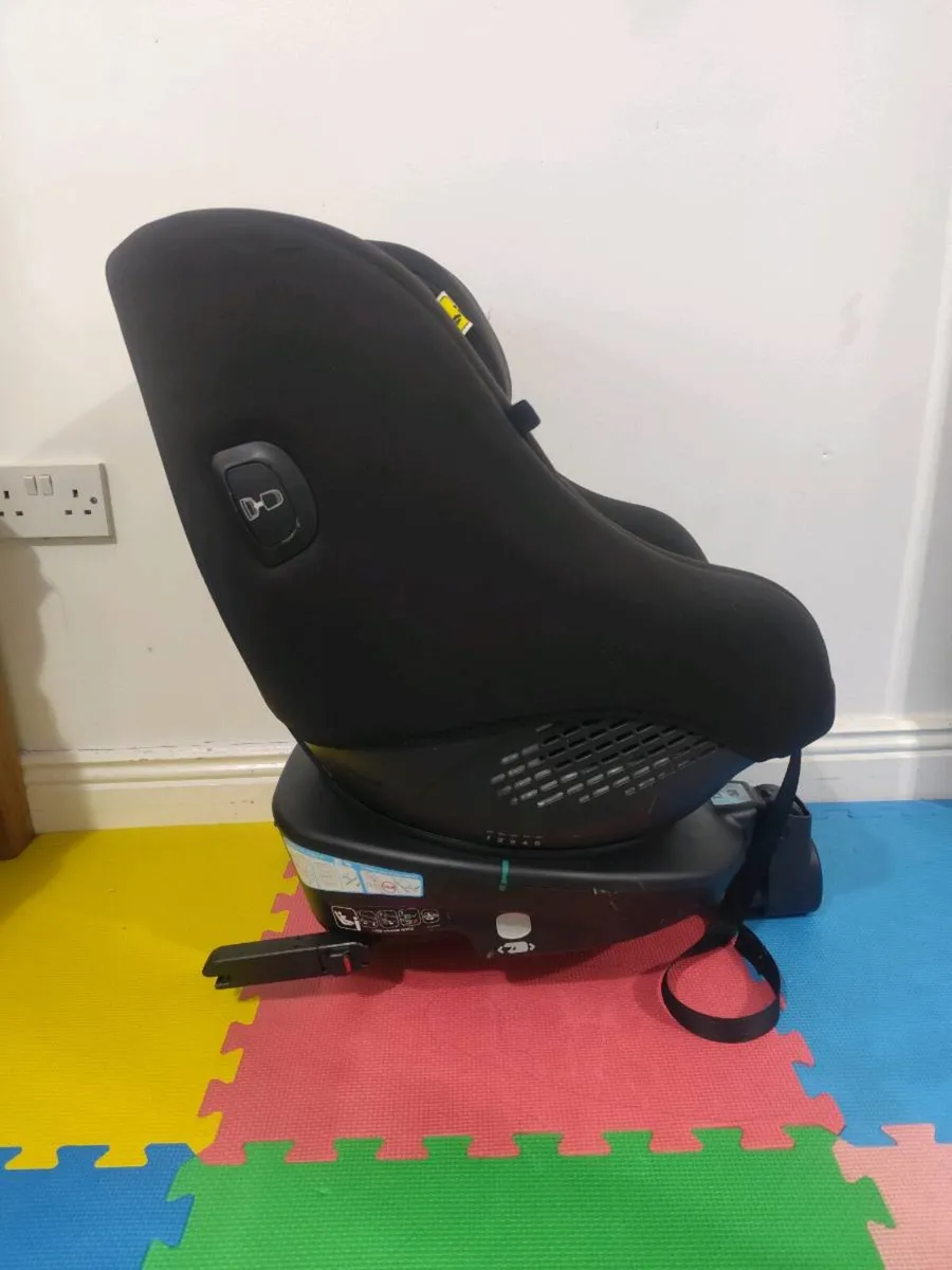 Graco  turn2Me isofix car seat - Image 2