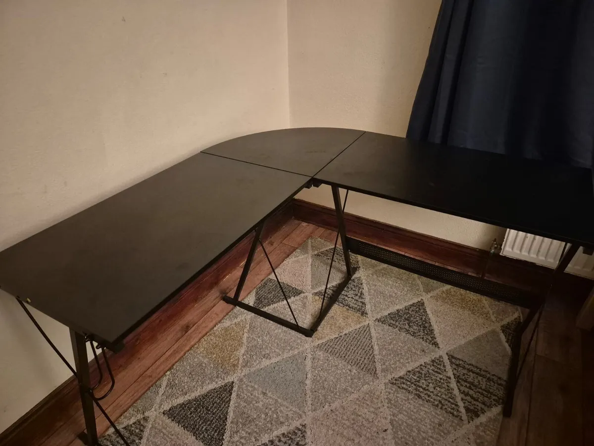 Gaming Desk - Image 1