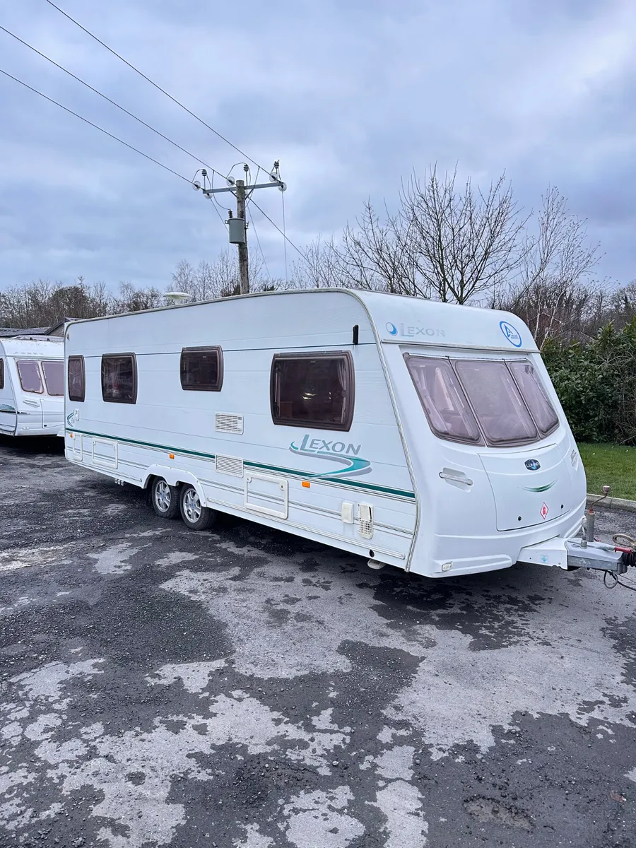 ✨LUNAR LEXON 4 BERTH FIXED BED✨ - Image 1