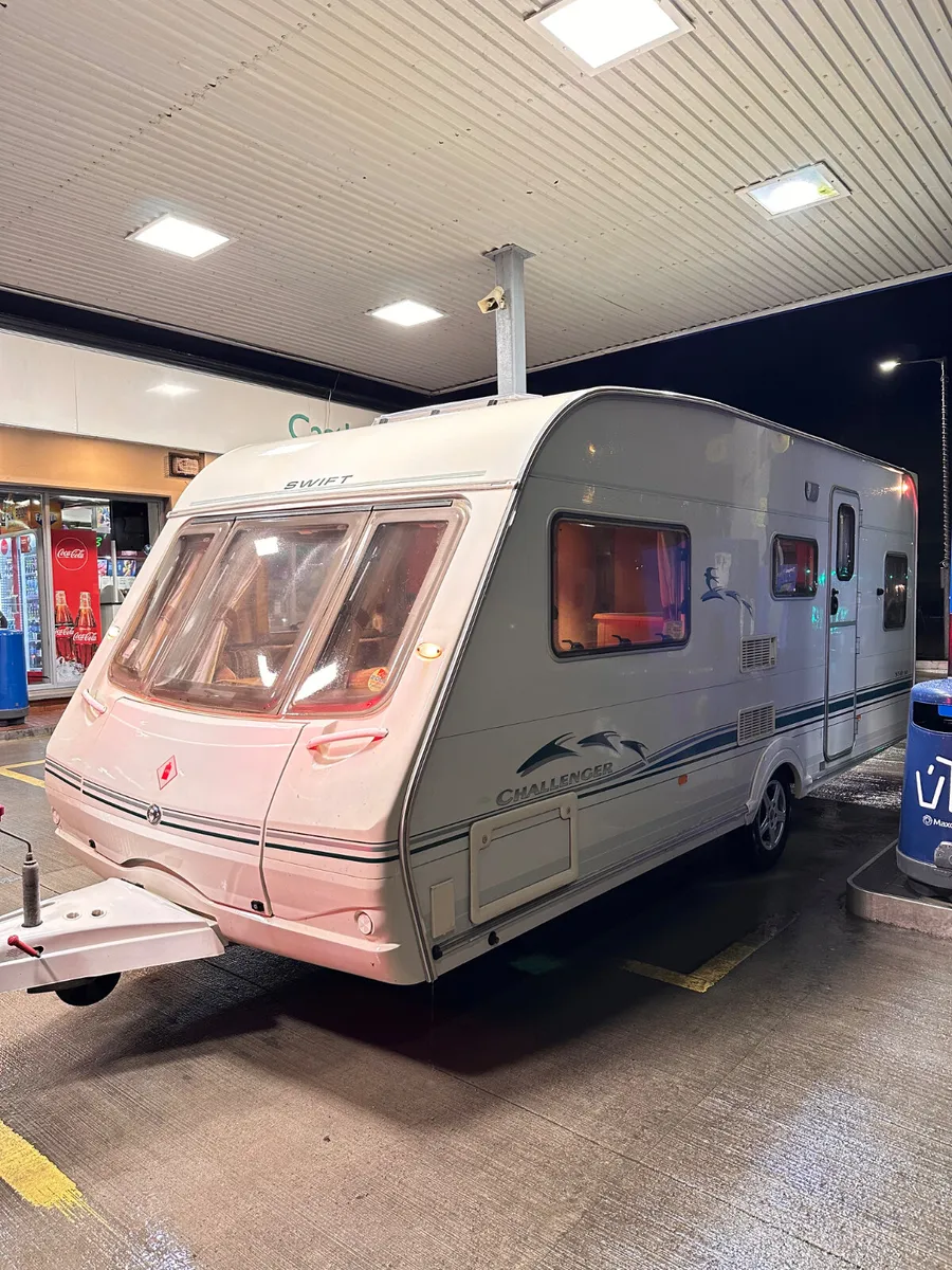 ✨STUNNING SWIFT CHALLENGER 4 BERTH FIXED BED✨ - Image 1