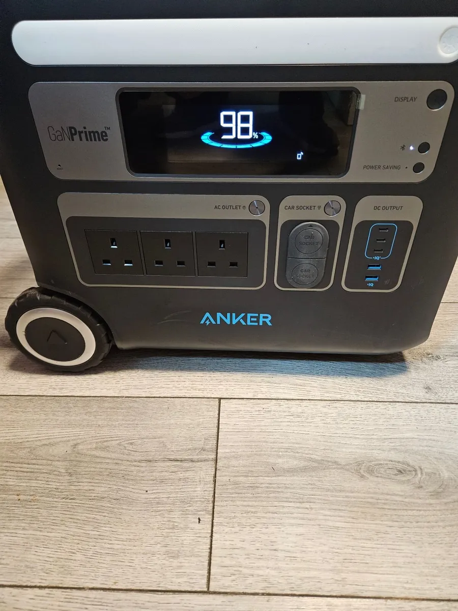 Anker 2700W solar battery 2048Wh power station - Image 2