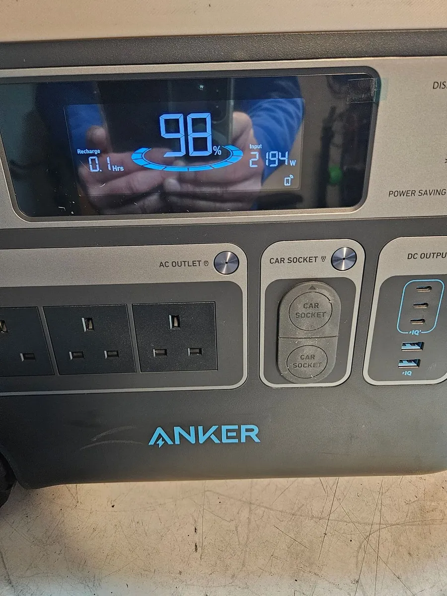 Anker 2700W solar battery 2048Wh power station - Image 4