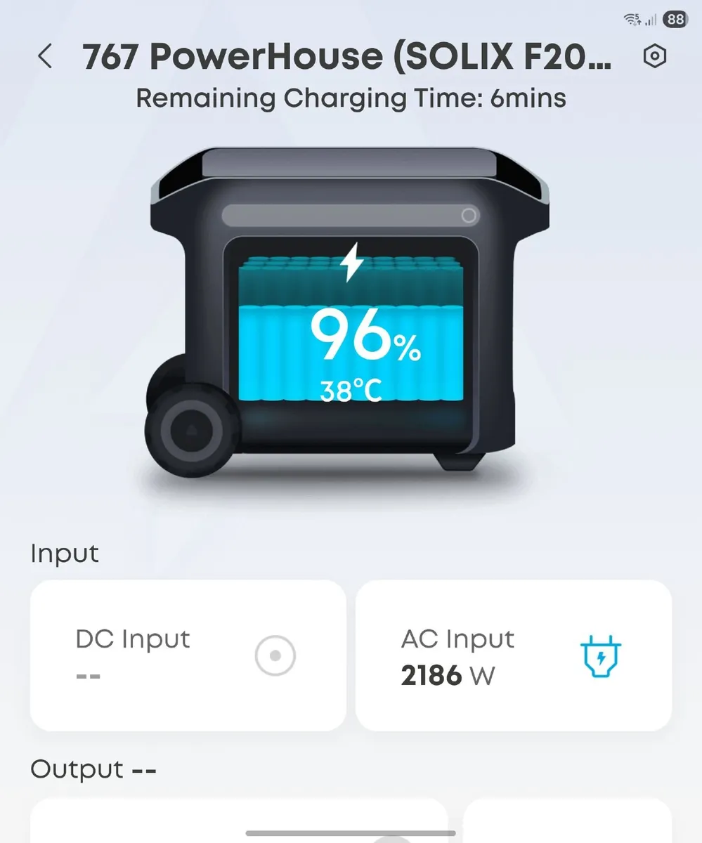Anker 2700W solar battery 2048Wh power station - Image 1
