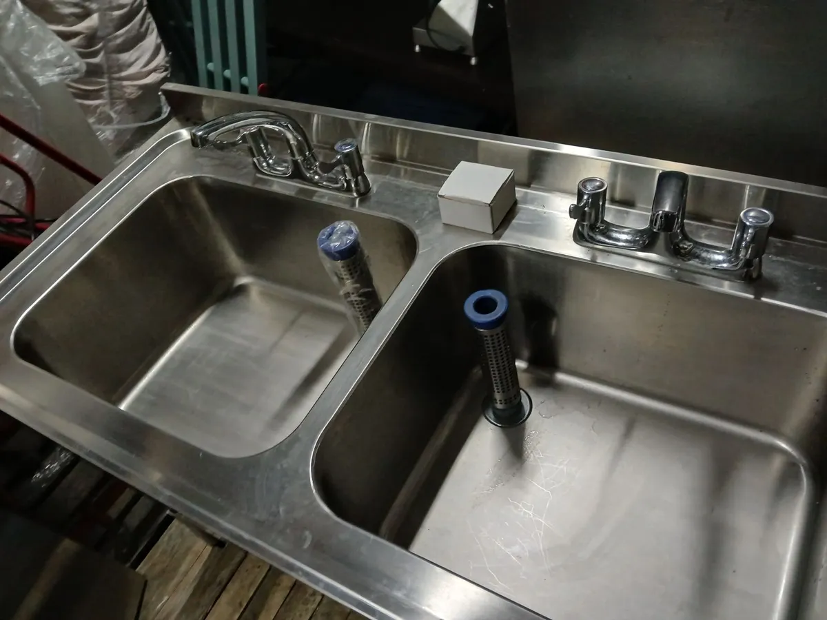 Stainless steel cabbinet display unit complete - Image 1