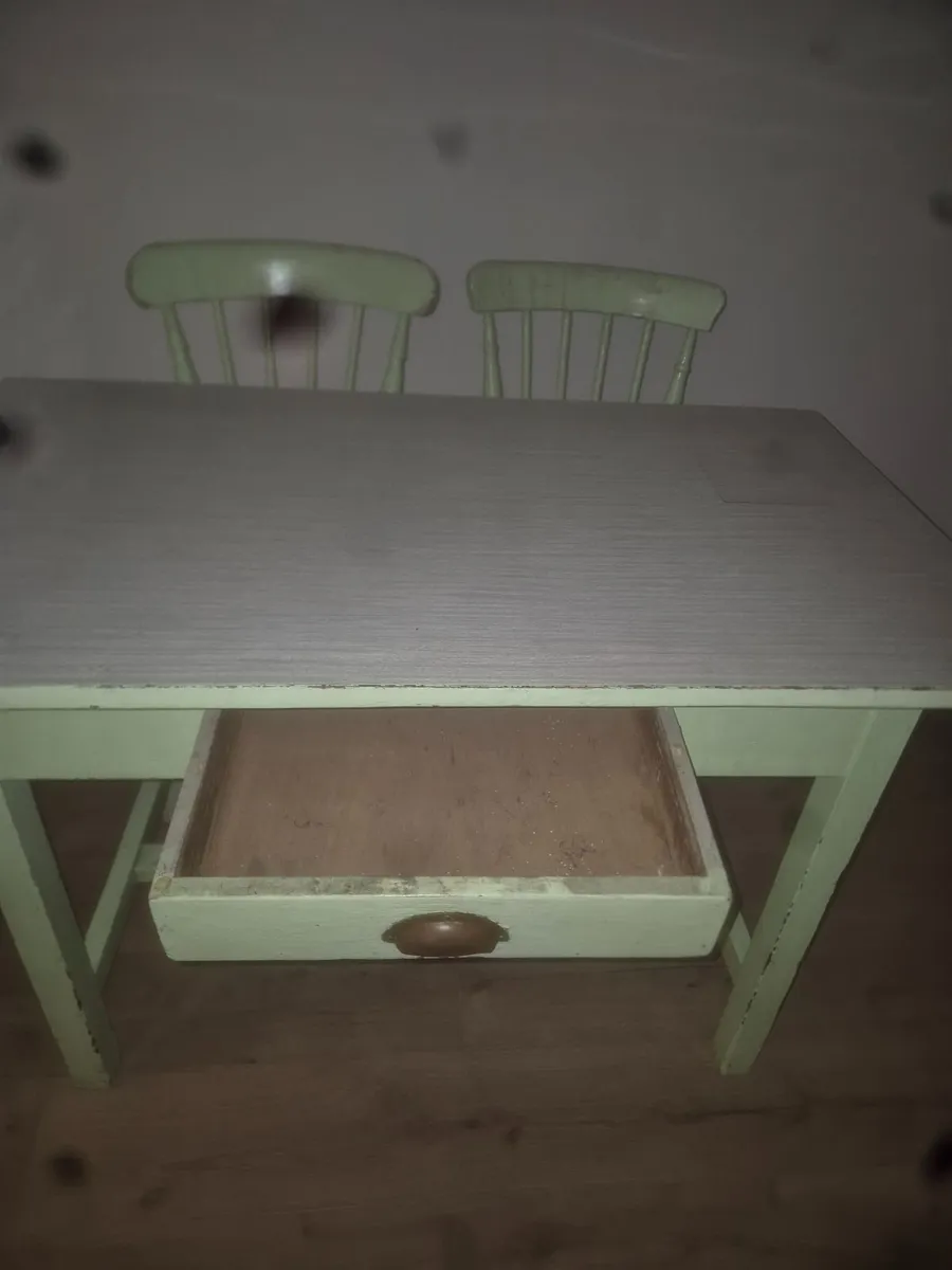 Farmhouse table and chairs - Image 4