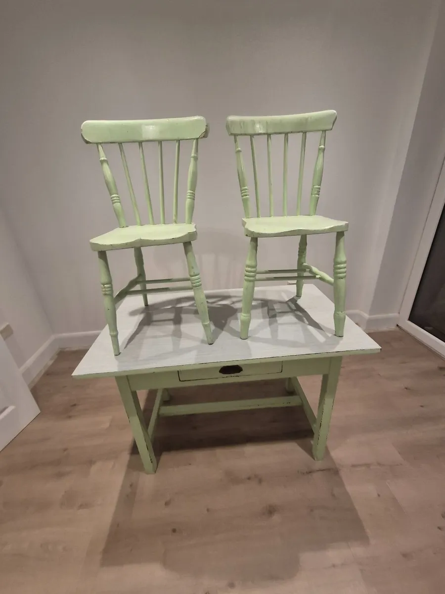 Farmhouse table and chairs - Image 3