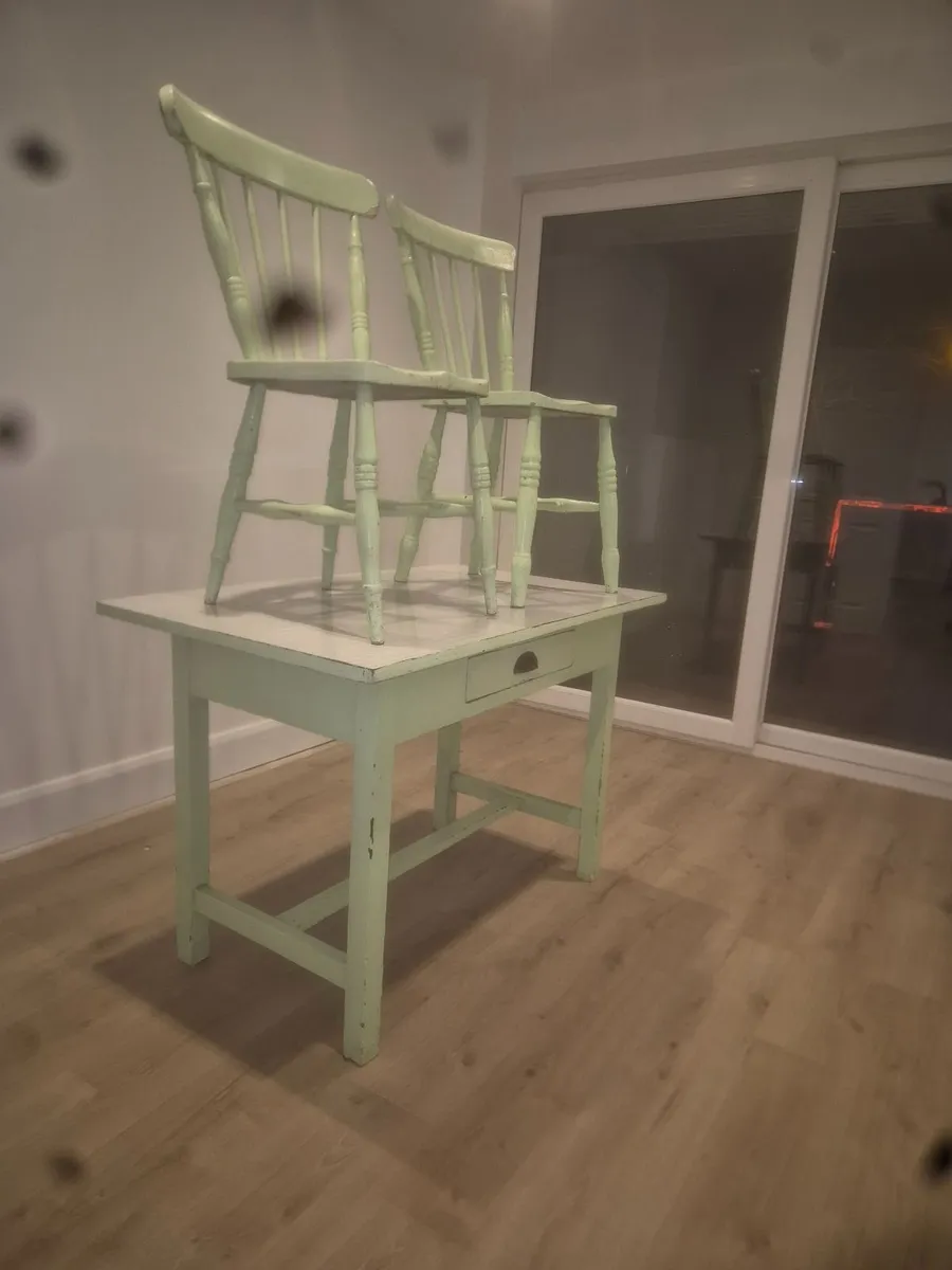 Farmhouse table and chairs - Image 4
