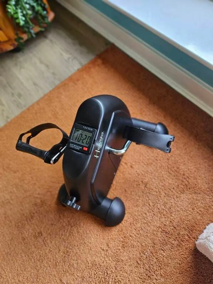 Hemmka Health Mini Exercise Bike Used Less Than 1 Month - Image 3