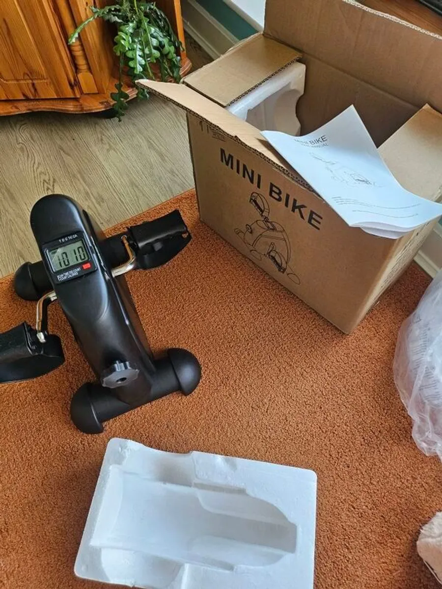 Hemmka Health Mini Exercise Bike Used Less Than 1 Month - Image 4