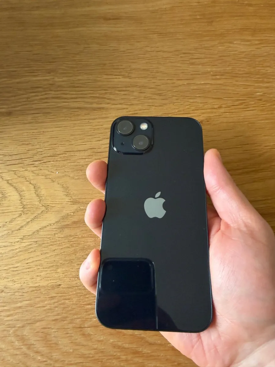 iPhone 13 - Image 2