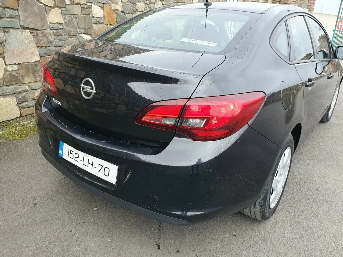 151 Opel Astra 1.4 Petrol (Engine Smokey) - Image 2