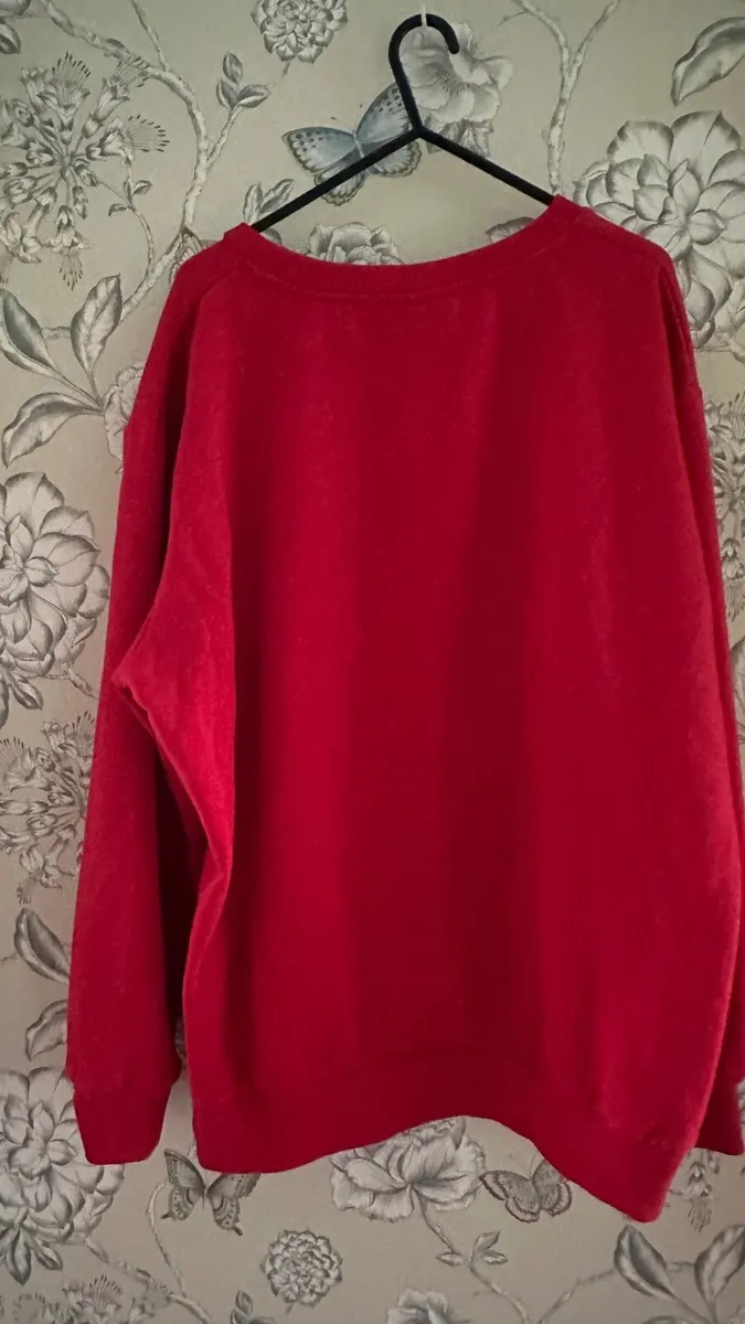 Red crew neck top - Image 2
