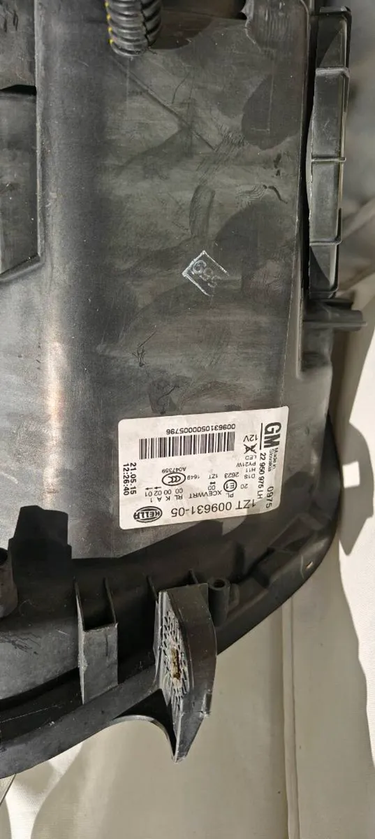 Opel/Vauxhall head lights - Image 2