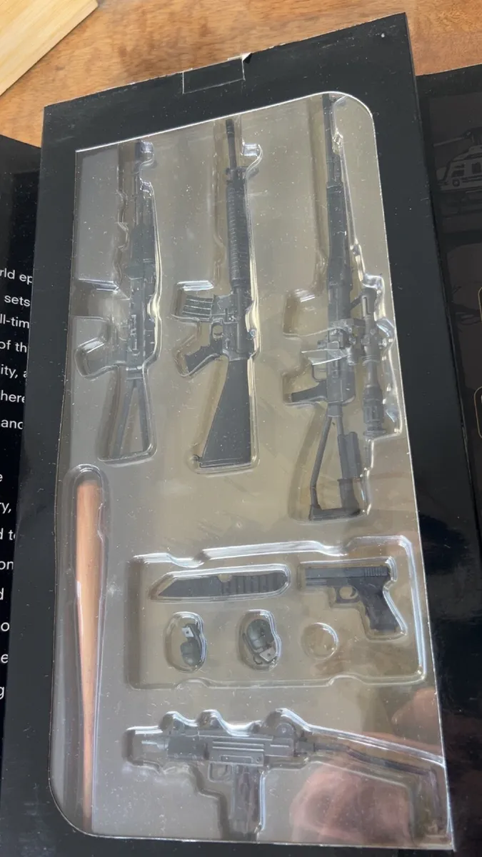 GTA III - 10th anniversary Claude action figure - Image 2