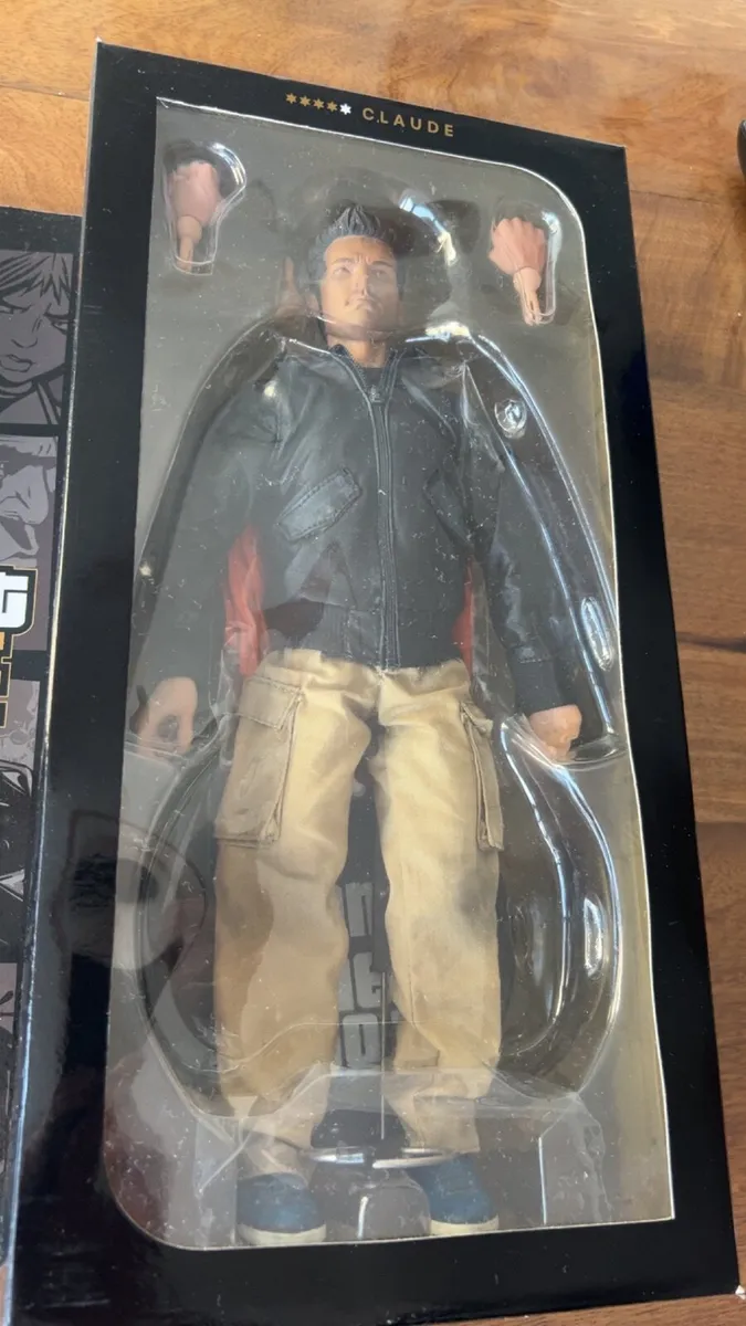 GTA III - 10th anniversary Claude action figure - Image 4