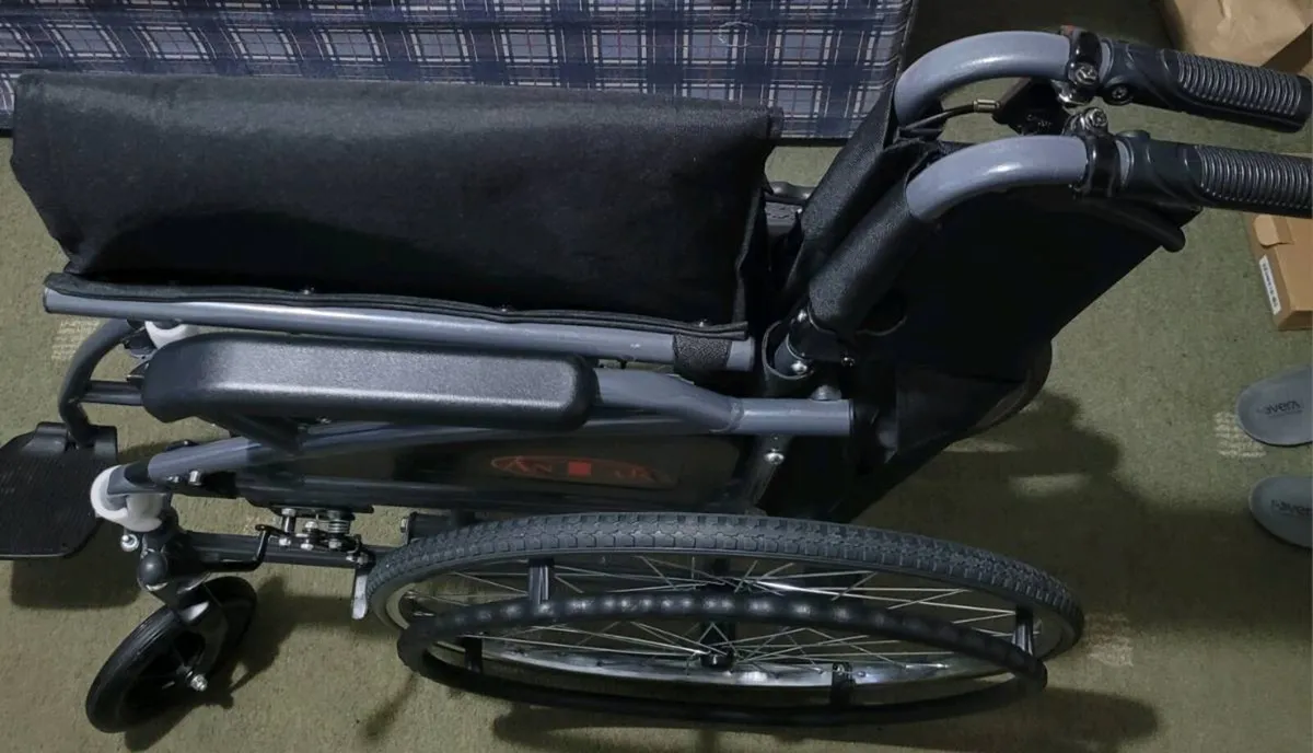 Wheel chair - Image 4