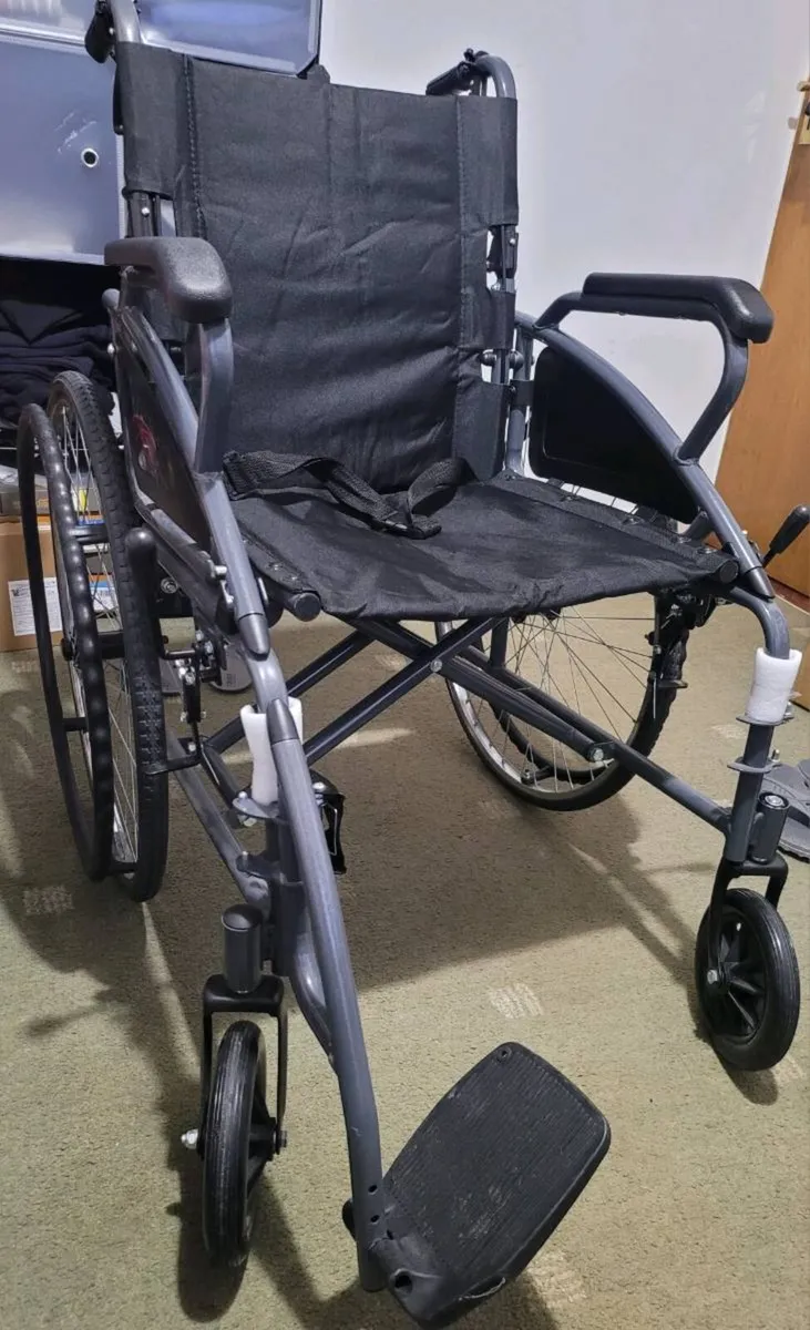 Wheel chair - Image 1