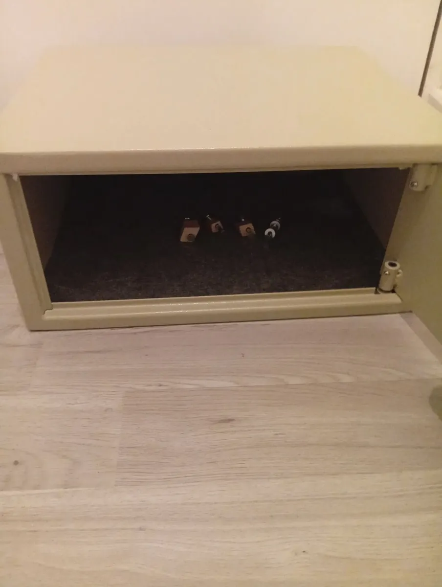 Quality Roomy Digital Electronic Safe - Image 2