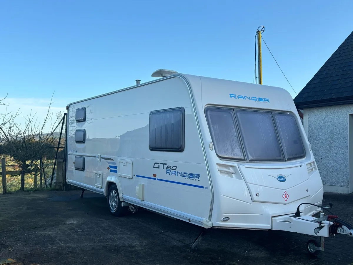 Bailey GT 60 triple bunk and awning - Image 2