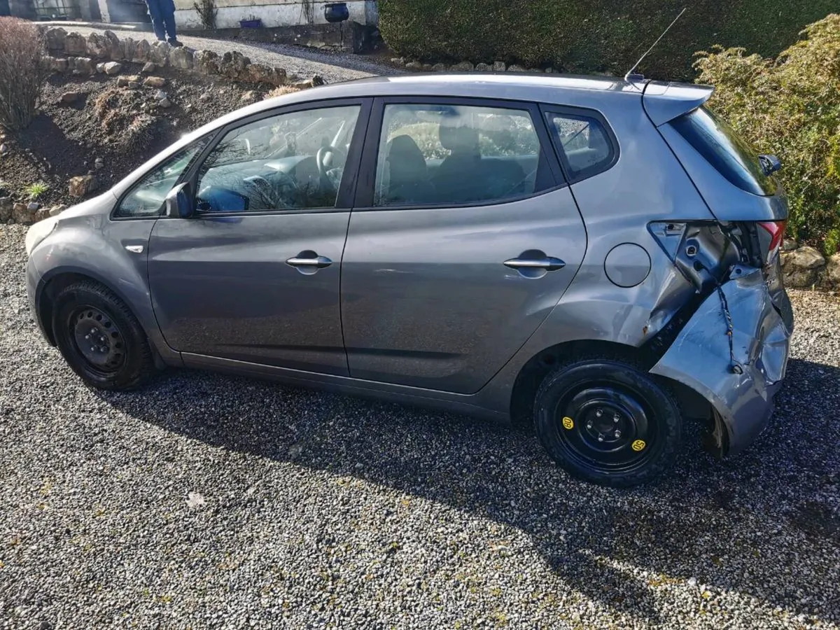 12 Hyundai ix20 - Image 4