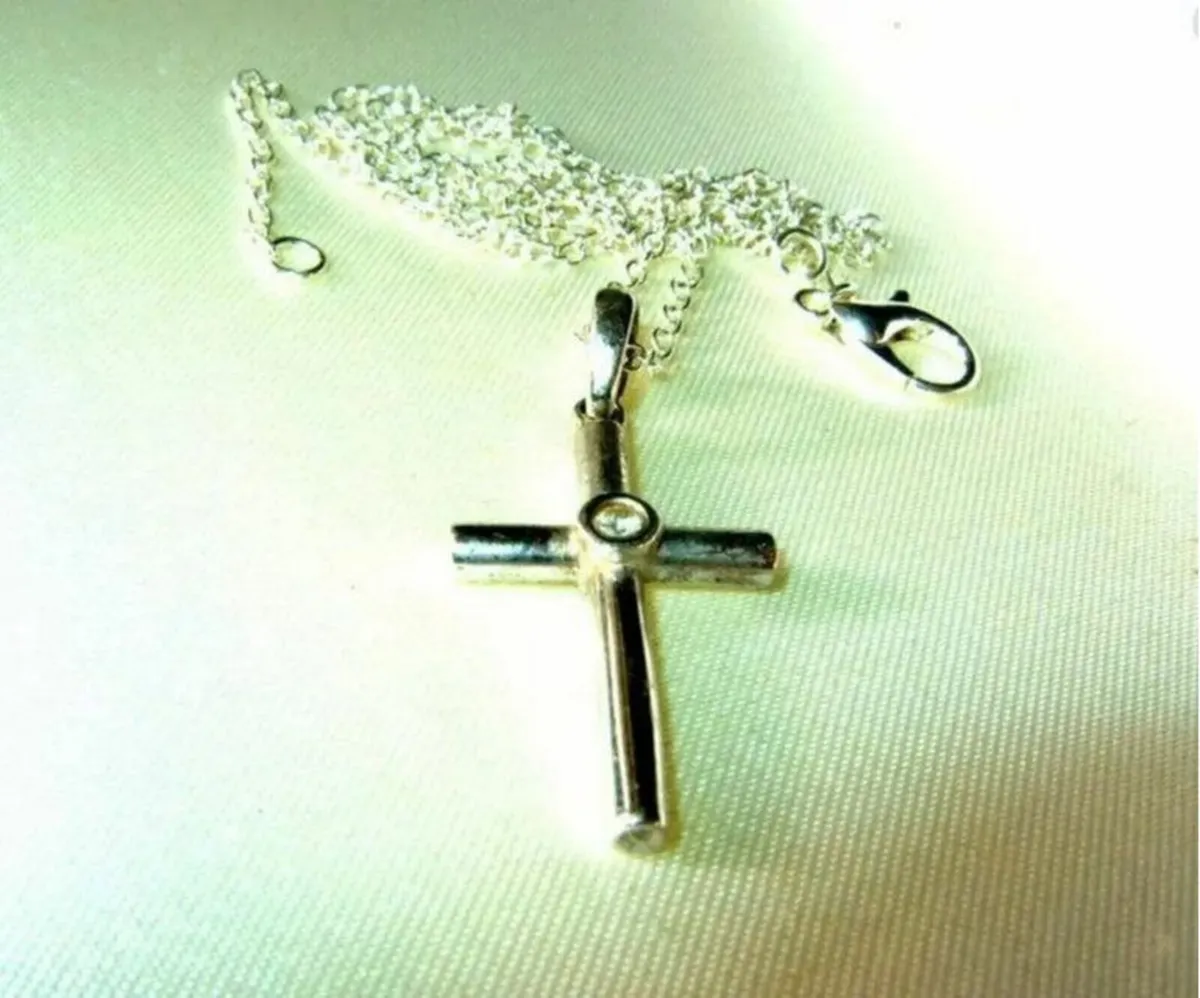 Vintage Hallmarked 9ct Diamond Cross & Chain - Image 4
