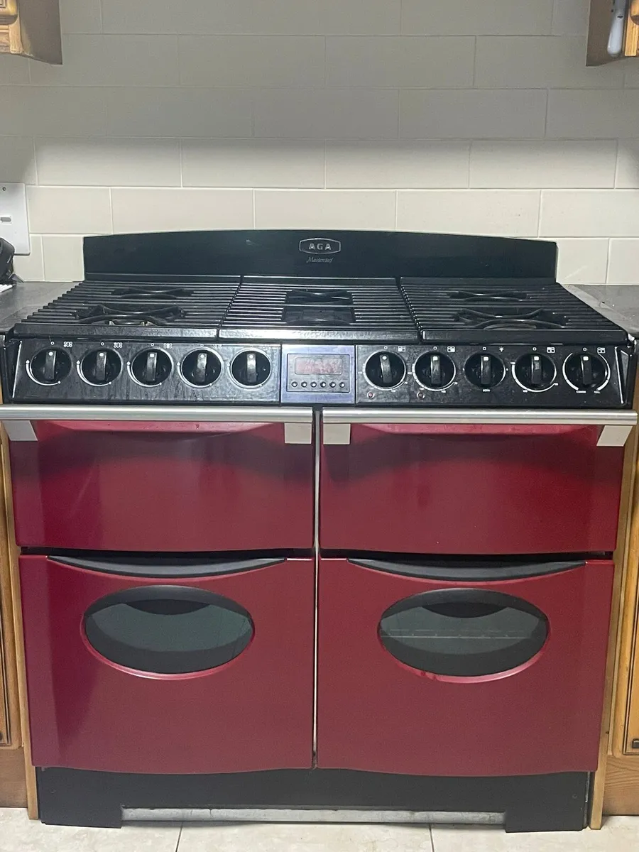 Aga Masterchef, duel fuel 5 gas burner.