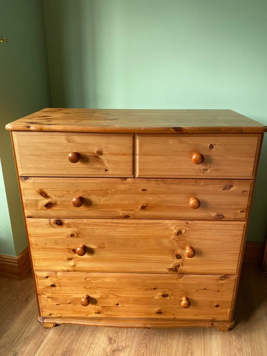 Pine Chest of Drawers