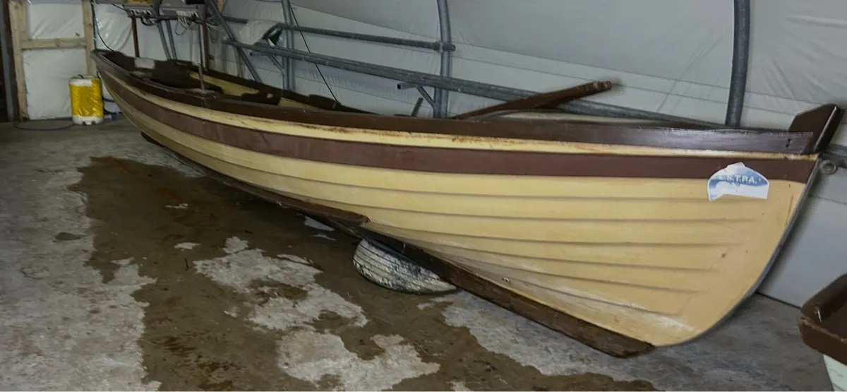 19ft Lake Boat - Image 3