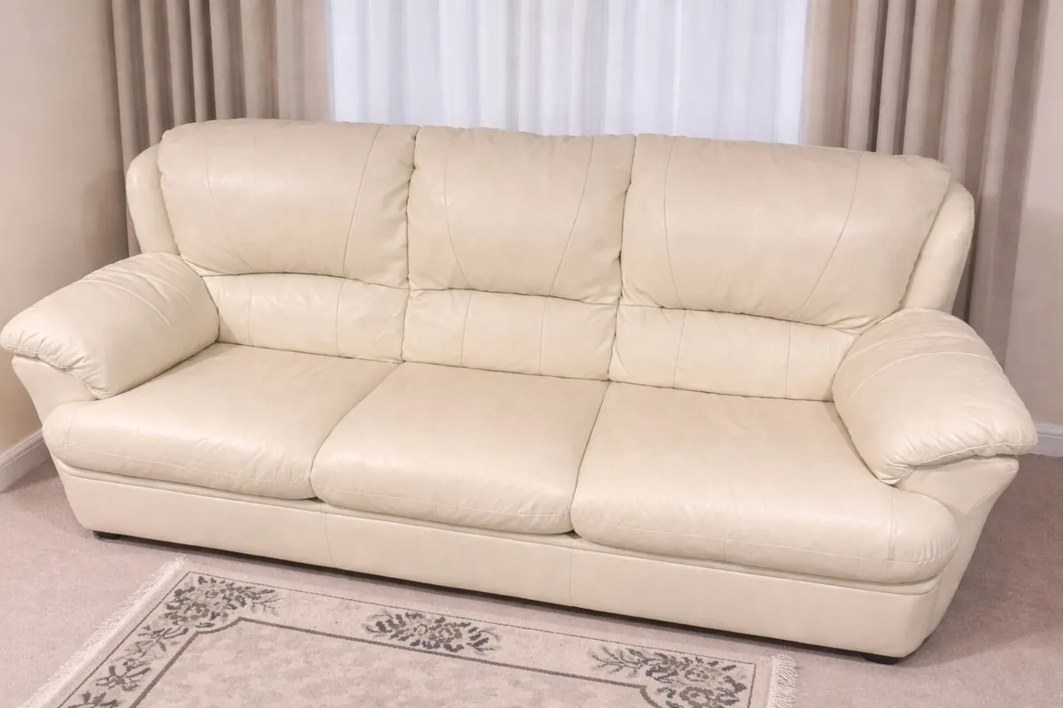 6 seater set sofa Cream/ Beige leather - Image 2
