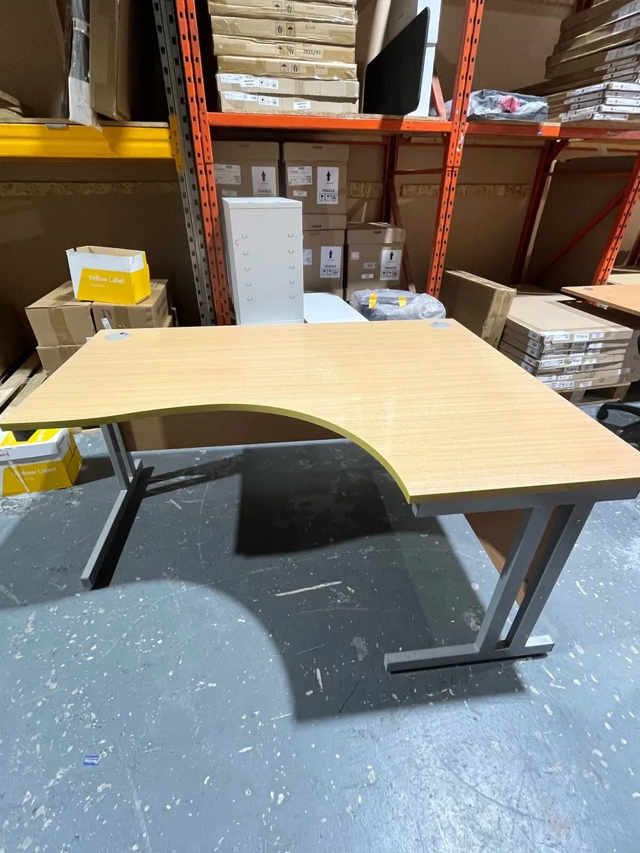 Office desk - Image 2