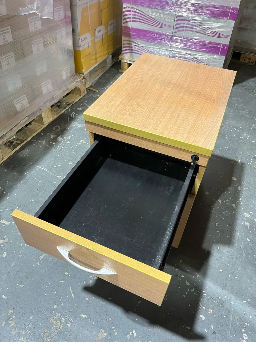 Office desk - Image 4