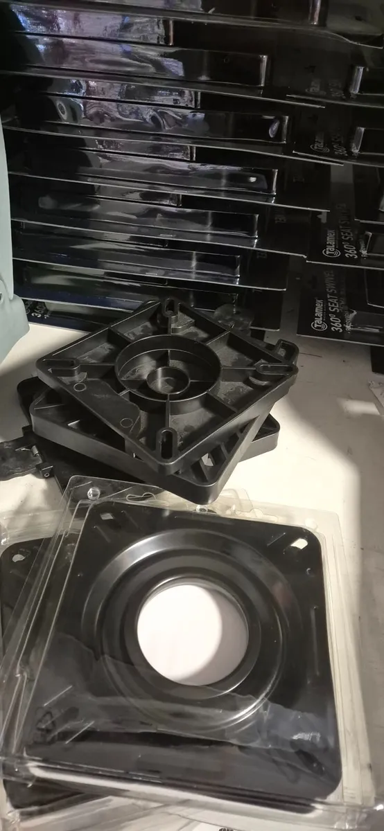 Boat seats and clamps - Image 3