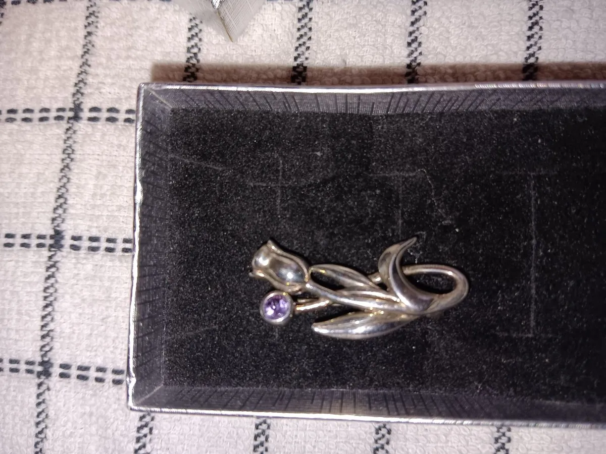 Silver brooche - Image 1