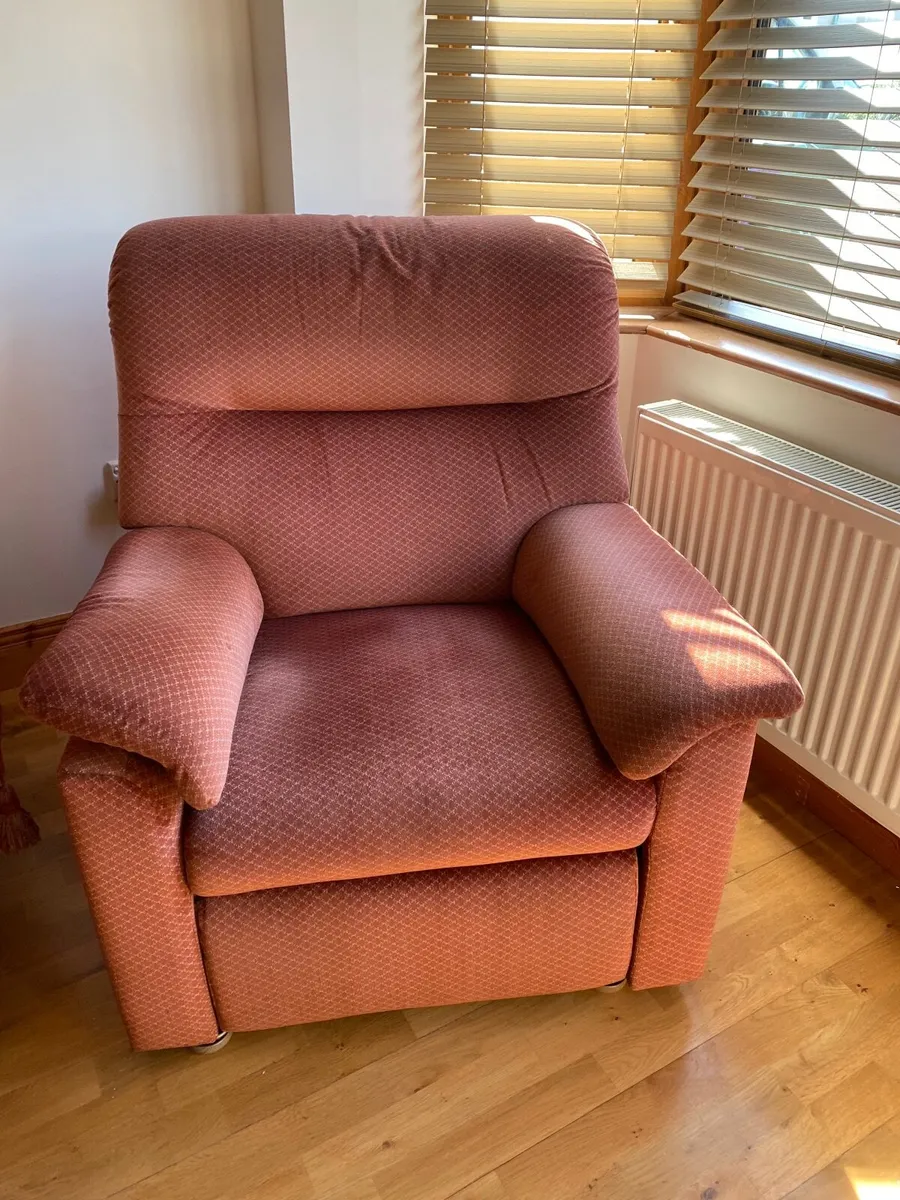 Recliner Chair - Image 1