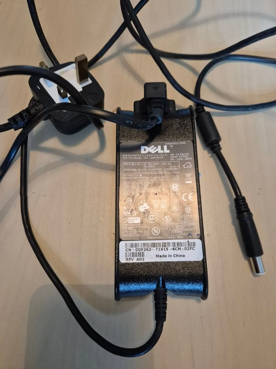 DELL 65W laptop charger - Image 2