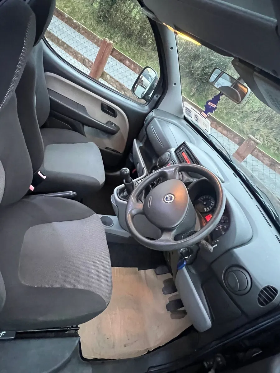 Micro Camper - Image 4