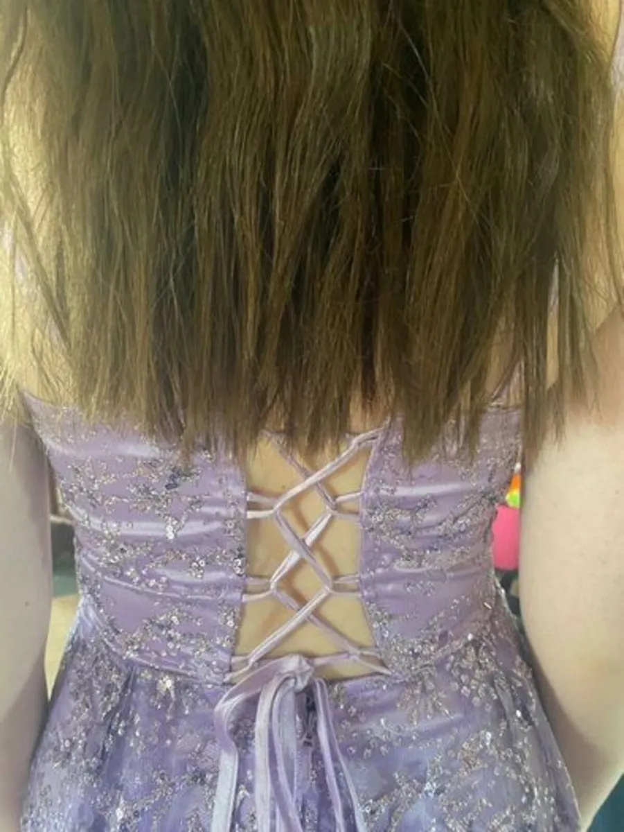 Stunning grad dress - Image 2