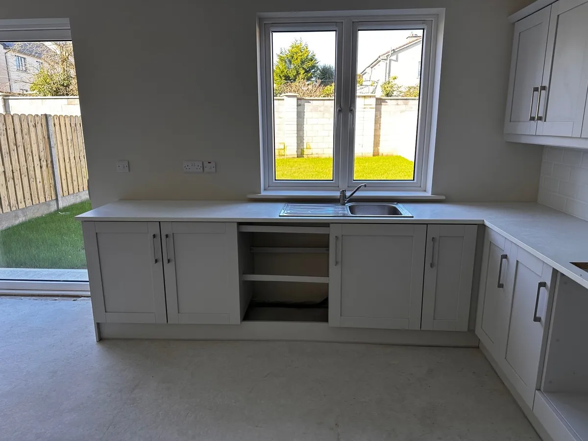 Kitchen cupboards - Image 4