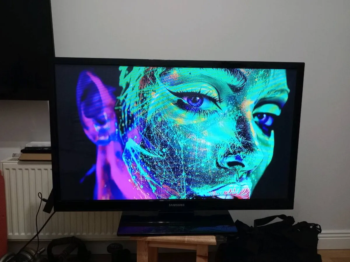 Samsung 43" HD PLASMA TV NOT SMART PS43E450A - Image 1